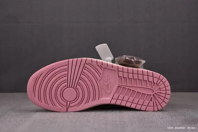 Reps LUCY Low 1 AJ Scott DZ4137-206 SP Travis x OG 0427